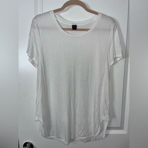 Gentle Fawn Women’s White Scoop Neck Short Sleeve Basic Tunic T-Shirt Size Large